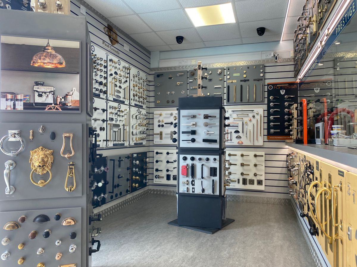 Atelier serrurerie Paul Grenelle — boutique Rue Lecourbe Paris 15
